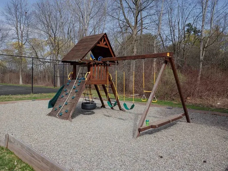 152 Quarry Hill Rd #39 — Photo 2