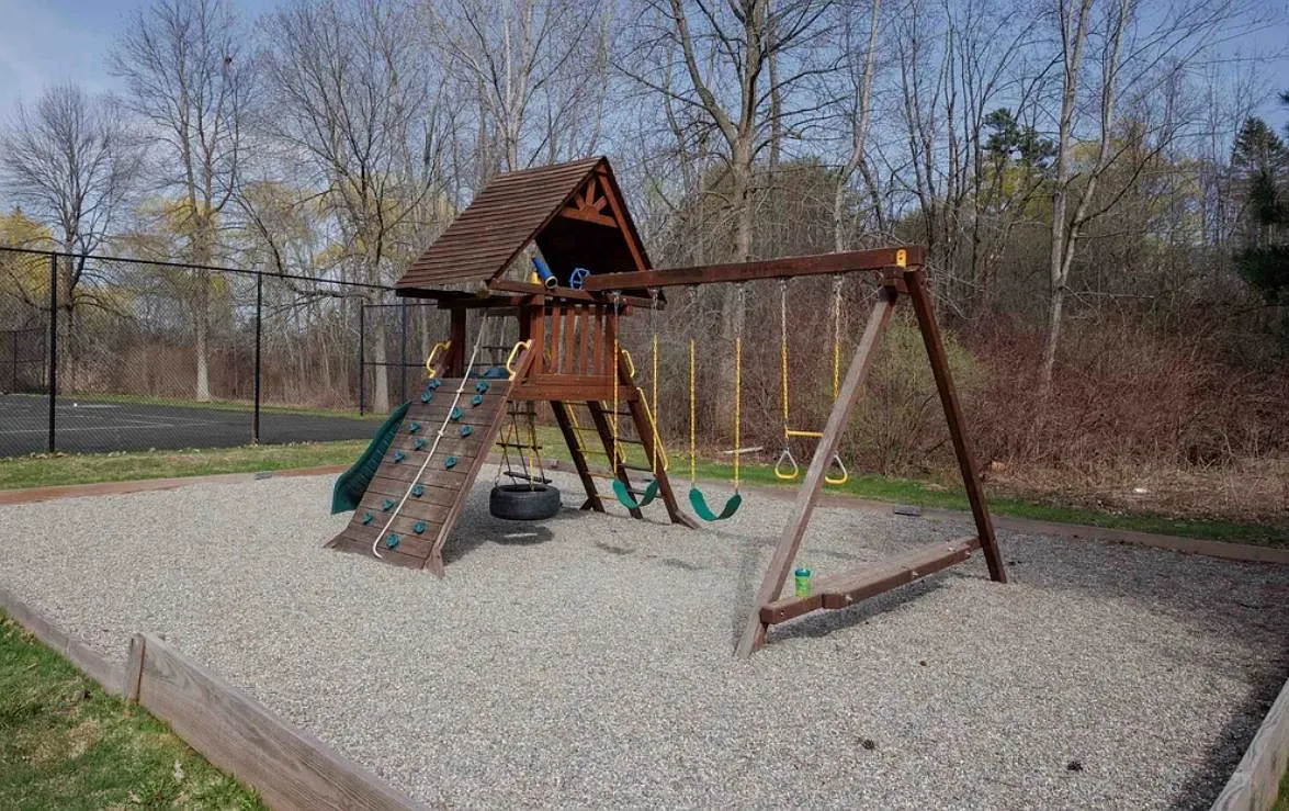 Building Photo - 152 Quarry Hill Rd #39
