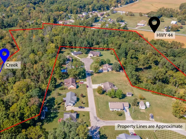 3619 W Starlight Dr, Connersville, IN 47331