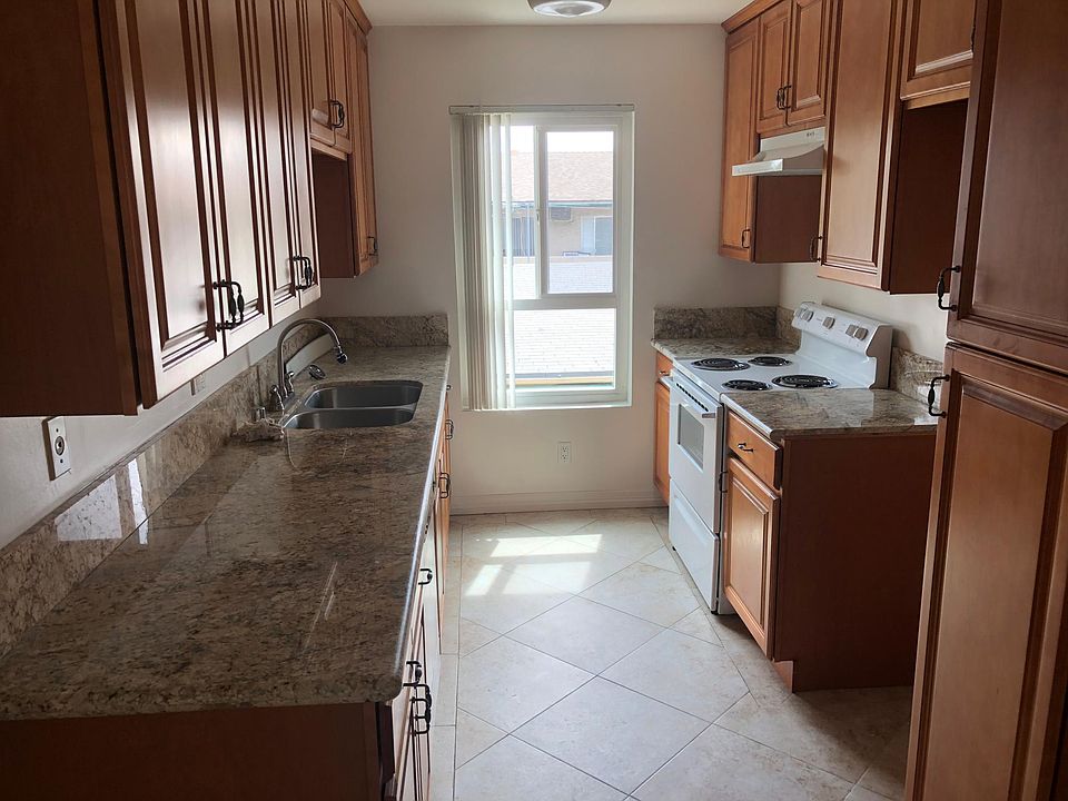 1st image of 1807 Fremont Ave #203
