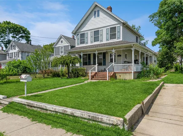 93 Sterling Place, Amityville, NY 11701