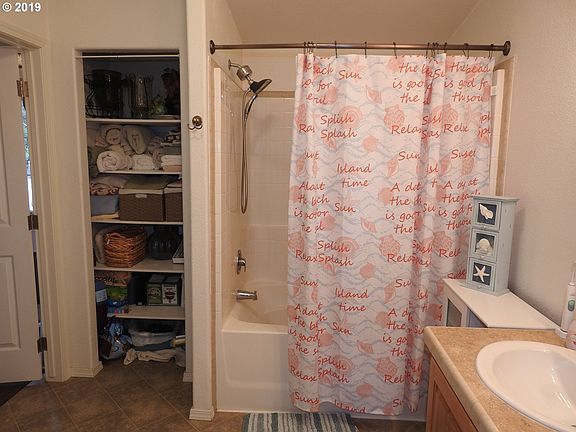 5th image of 29620 H St