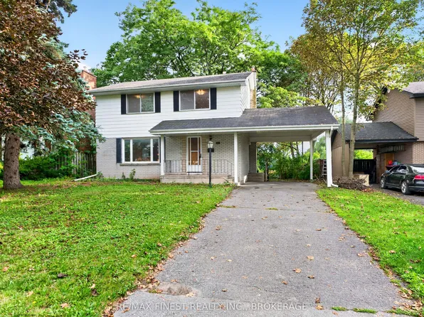 92 Cliff Cres, Kingston, ON K7M 1A8