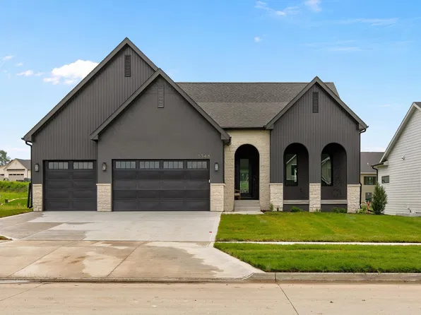 1348 S Auburn Pl, West Des Moines, IA 50266