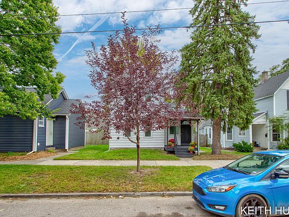 4th image of 1109 Baldwin St SE