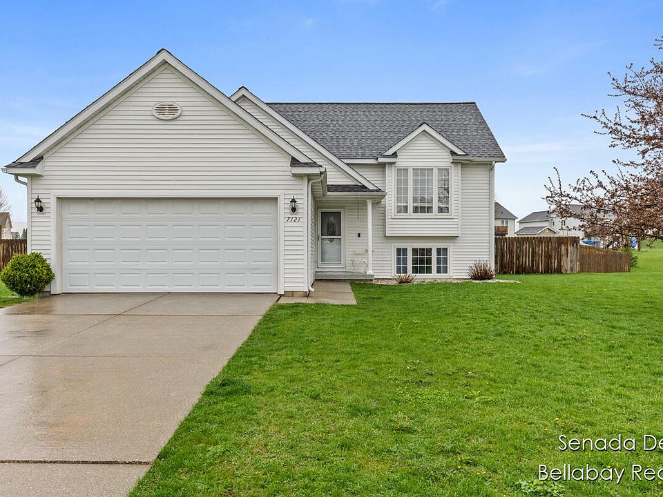 1st image of 7121 Shady Knoll Dr SE