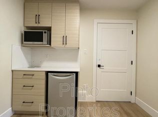 8717 110th St NW #2A, Edmonton, AB T6G0X7