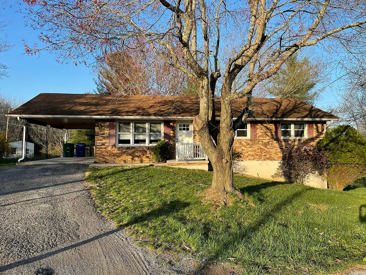 Building Photo - 90 Alta Ct