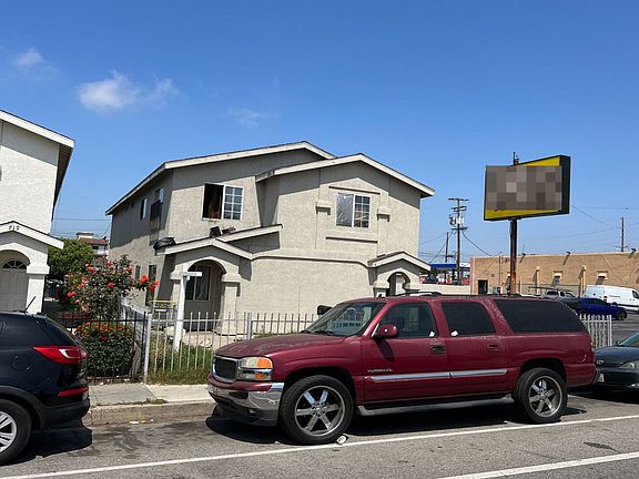 3rd image of 721-723 N Wilmington Blvd