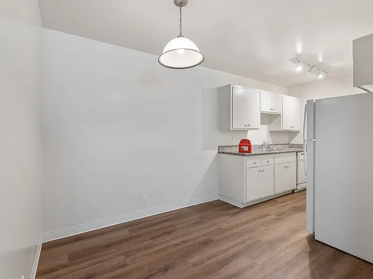 Walnut Creek Apartments — Photo 4