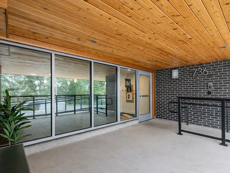 Bell View Apartments — Photo 6