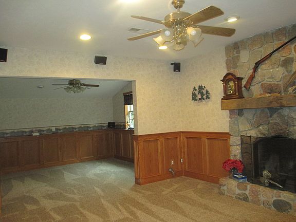5th image of 9128 Oak Creek Ln