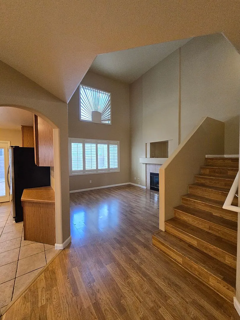 Summerlin Home Waiting For You! — Photo 4