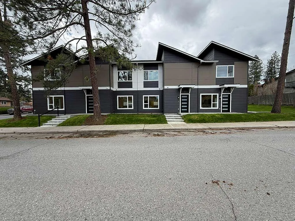 Brand New South Hill Quadplex 3 Bed 2.5 Bath — Photo 1