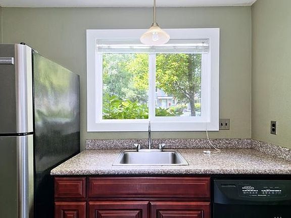 4th image of 1526 192nd St SE