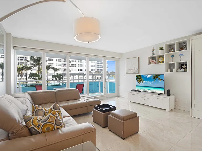 3430 Galt Ocean Dr #304 — Photo 17