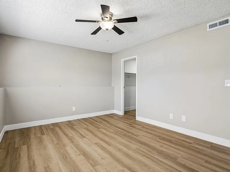 Brighton Place Apartments — Photo 34