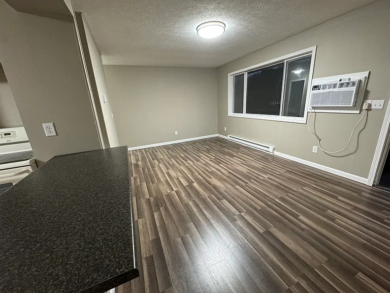 37250 Main St #3 — Photo 2