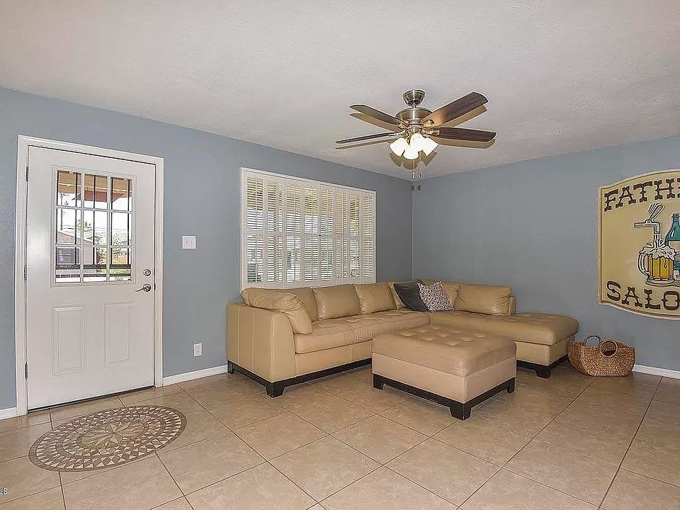 Front entrance room