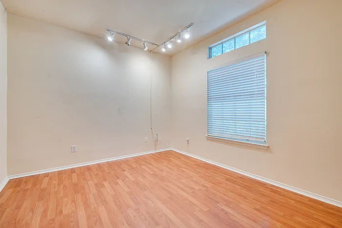 7909 Country Home Dr — Photo 5