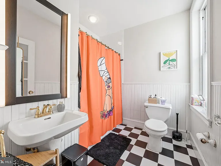 346 E Union St — Photo 22