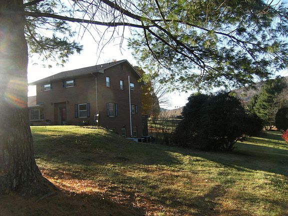 3rd image of 723 Peachtree Valley Dr