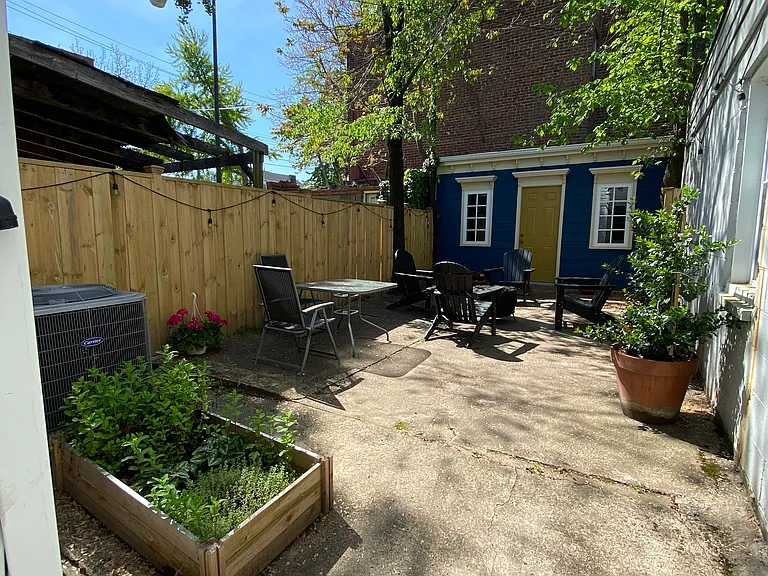 1261 U St SE — Photo 7