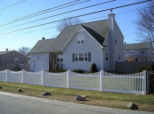 128 Lexington Rd, Shirley, NY 11967