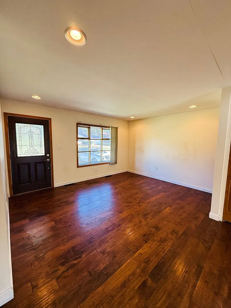 3 Bedroom Bridgeton Home for Rent — Photo 3