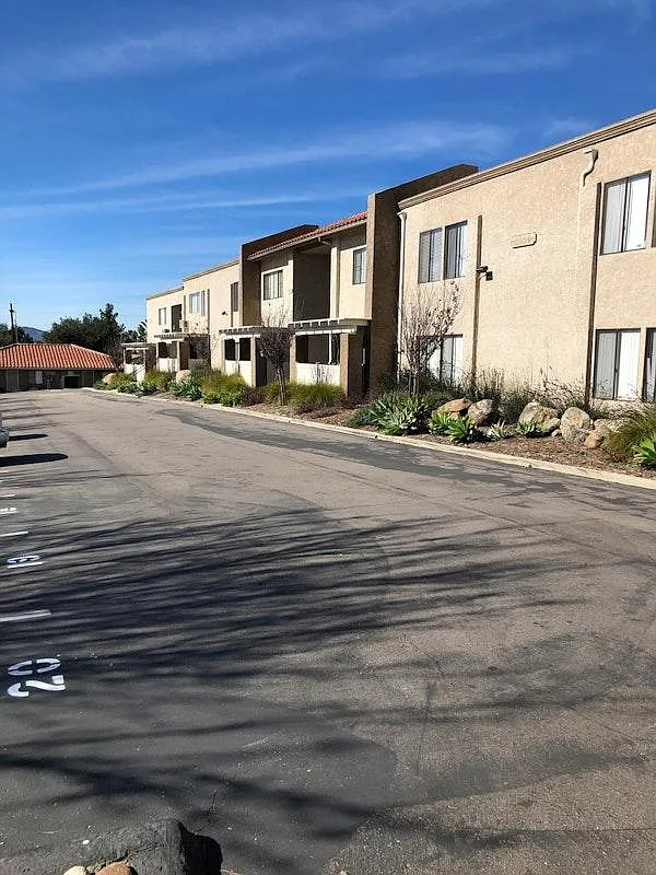 La Fuente Apartments — Photo 1
