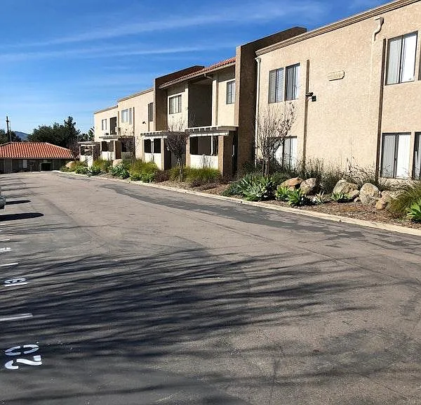 La Fuente Apartments — Photo 1