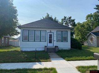 211 N 4th St, Le Sueur, MN 56058