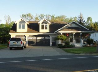 2382 Niagara Rd, Niagara Falls, NY 14304