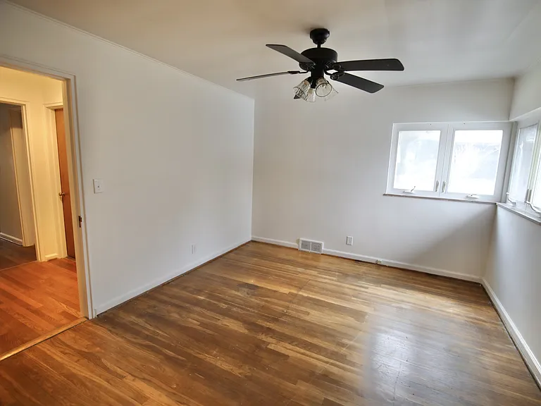 3191 E Broad St — Photo 30