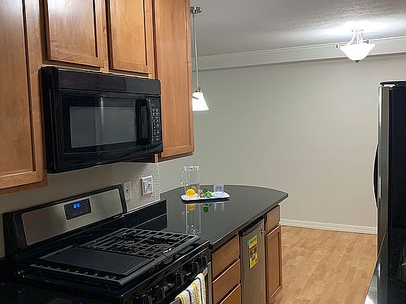 3rd image of 3120 Hennepin Ave S #104