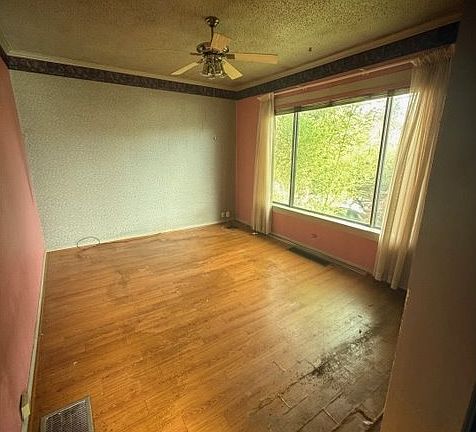 4th image of 4305 NE 12th Ave