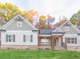 2437 Painter Trl, Signal Mountain, TN 37377