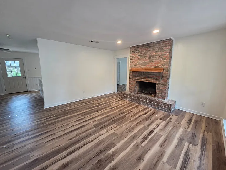 237 Saratoga Dr — Photo 13