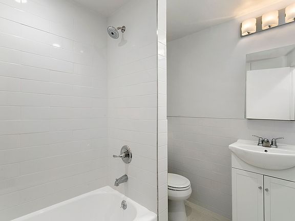 4th image of 266 Elizabeth St APT 3