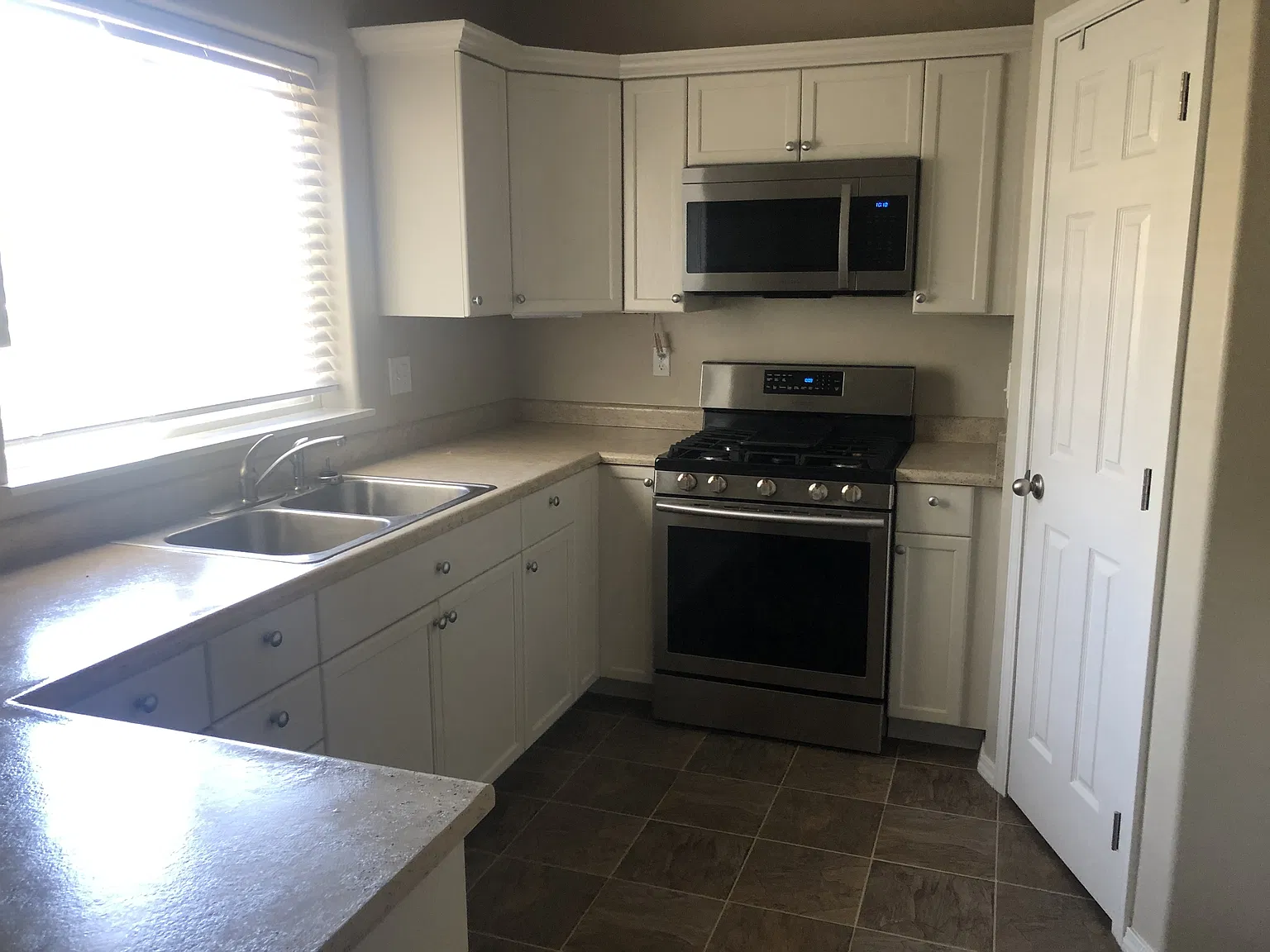 1425 Kursten St. - - — Photo 2