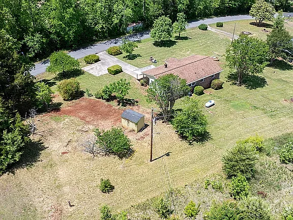 1852 Skyland Dr — Photo 17