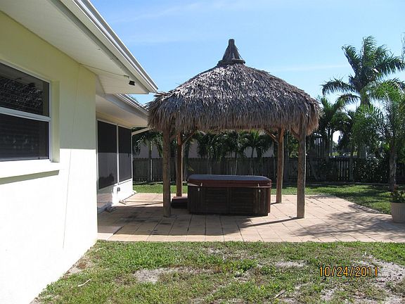5th image of 924 SE 20th St