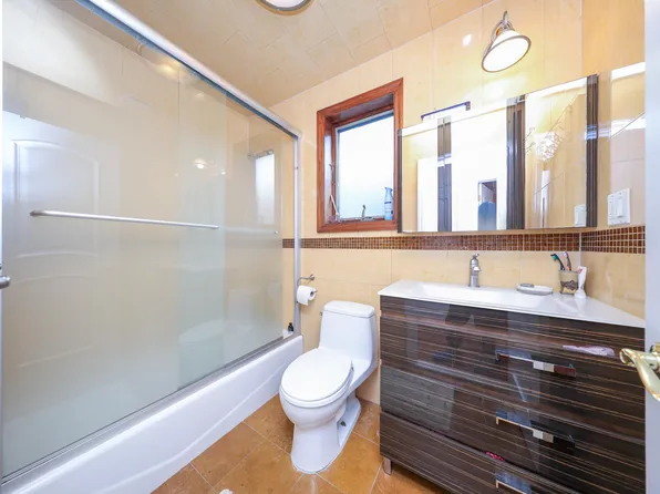 2568 East 2nd Street image 27 of 41