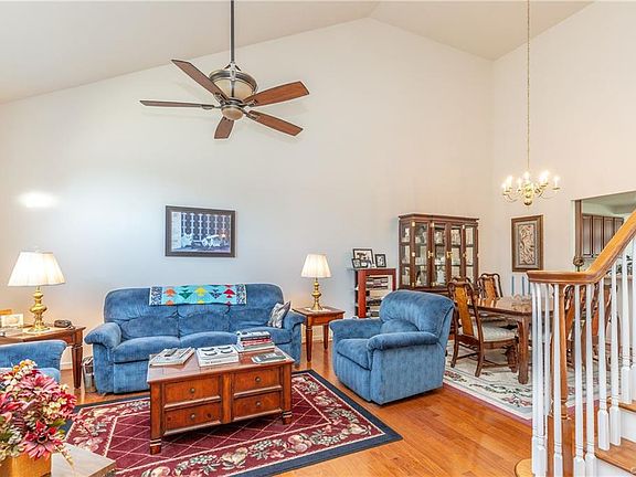5th image of 1010 Southwinds Dr