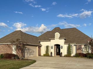 4530 Wilshire Ln, Sulphur, LA 70665