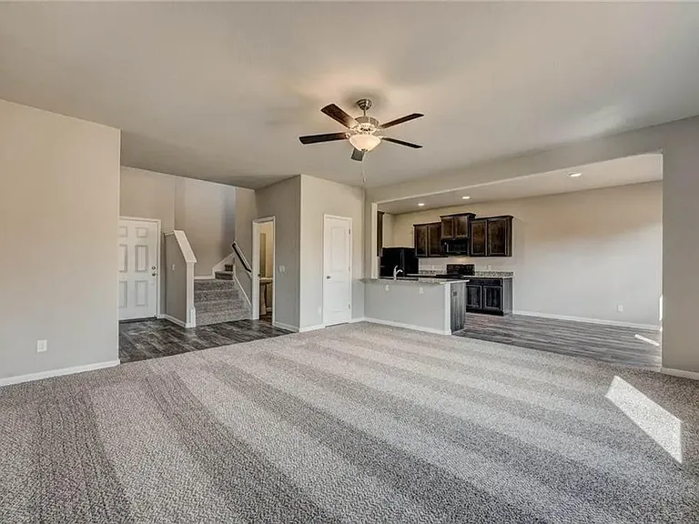 1616 Maroon Dr — Photo 2