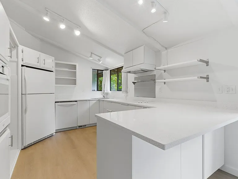 11944 Miller Rd NE — Photo 12
