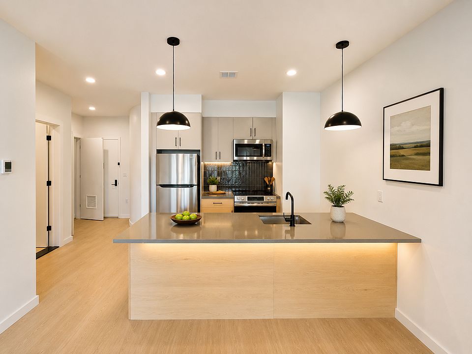 1st image of 74 Webster St #5DD