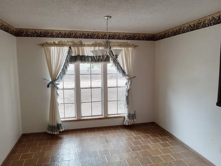2635 Ardis Dr — Photo 8