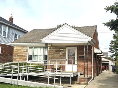 6624 Maple St, Dearborn, MI, 48126